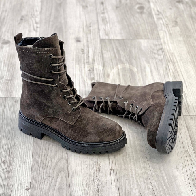 Anfibio in Camoscio con zip