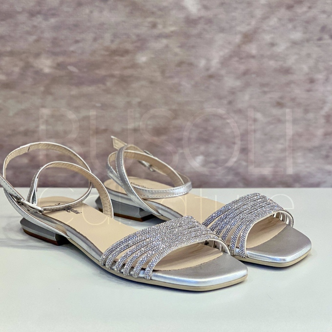 Sandalo in Pelle flat con micro strass