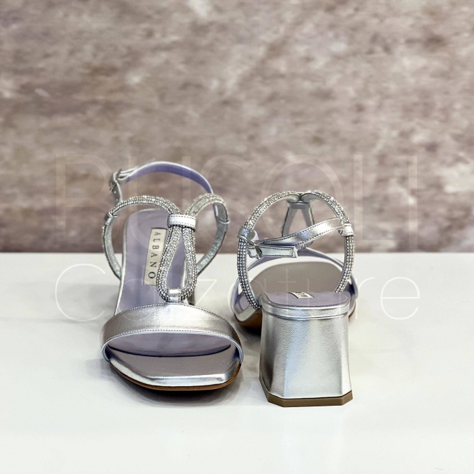Sandalo in Pelle con dettaglio in micro strass