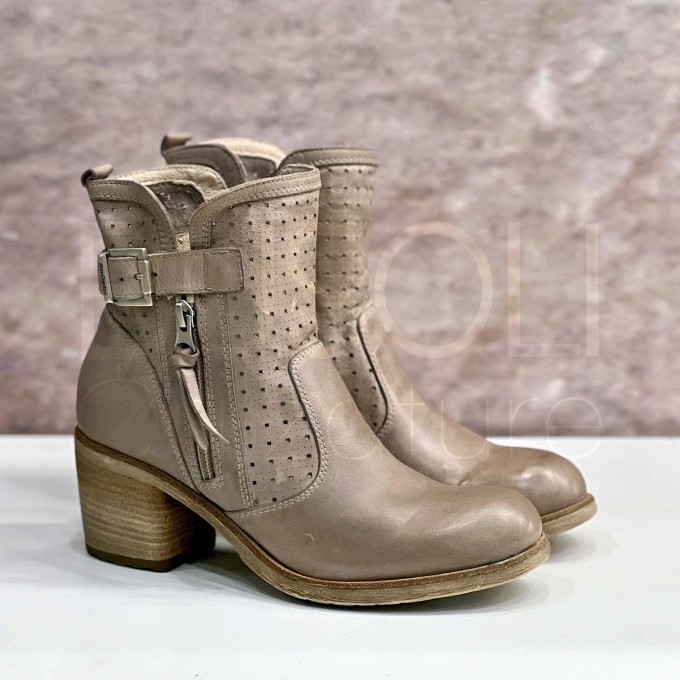 Stivaletto in Pelle traforato