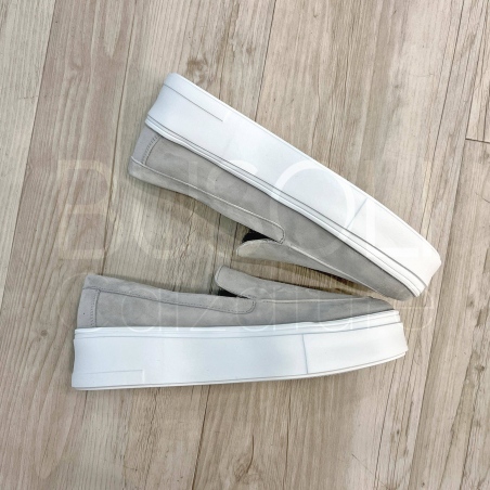 Slip-on in Camoscio platform