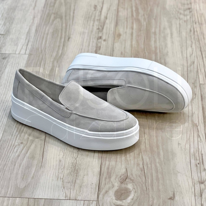Slip-on in Camoscio platform