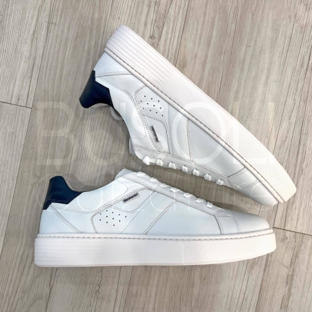 Sneaker in Pelle