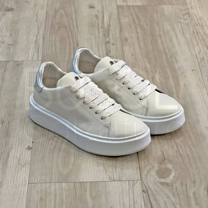 Sneaker in Pelle paillettes