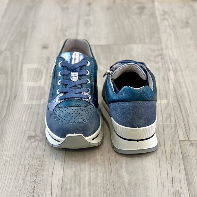 Sneaker traforata zip in Pelle