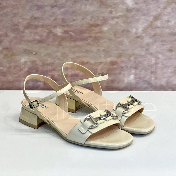 Sandalo Naplak con accessorio