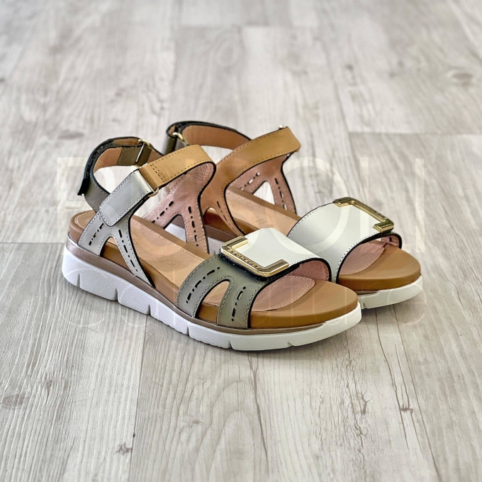 Sandalo strappi in Pelle