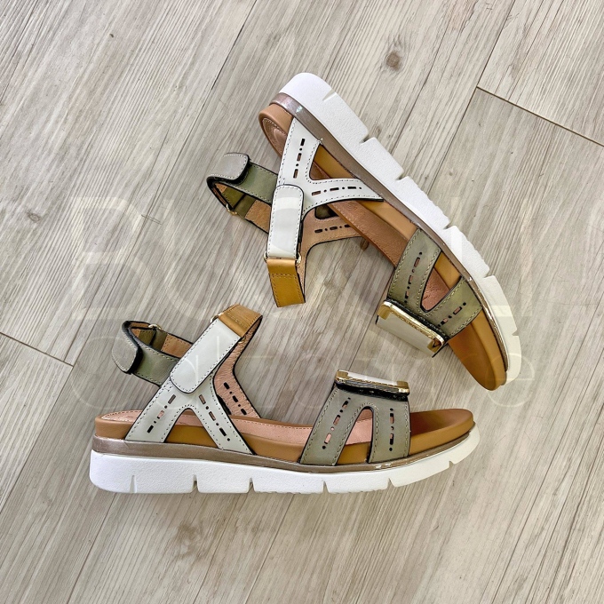 Sandalo strappi in Pelle