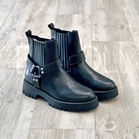 Biker in Pelle con anella