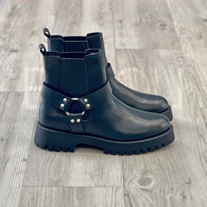Biker in Pelle con anella