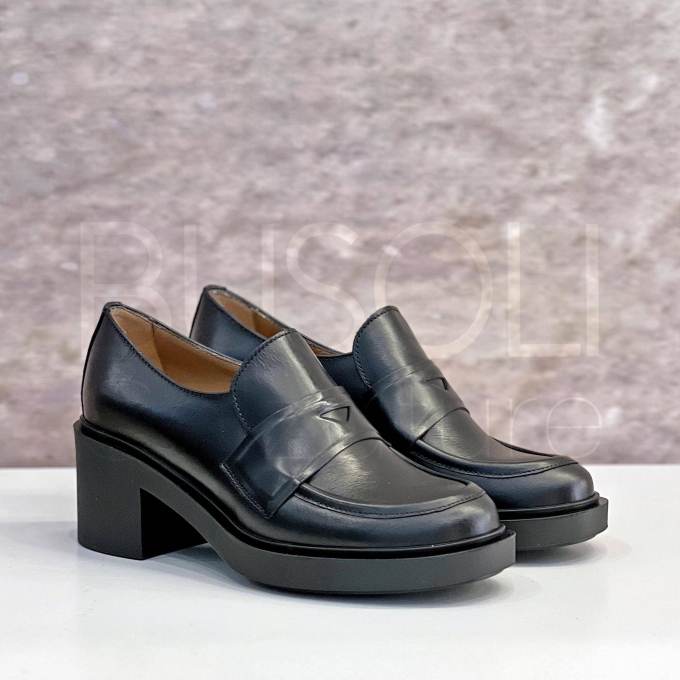 Mocassino in Pelle con tacco