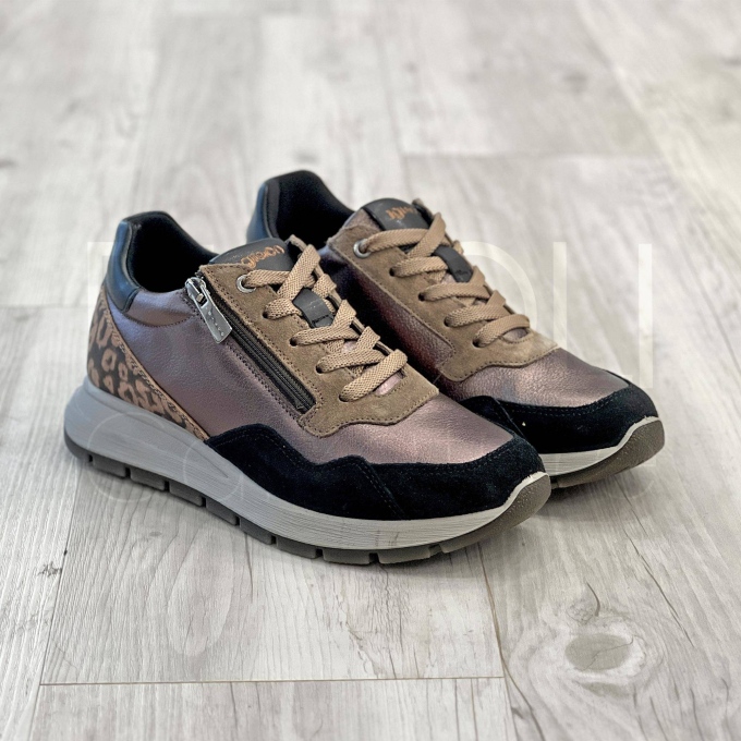 Sneaker in Pelle laminata zip