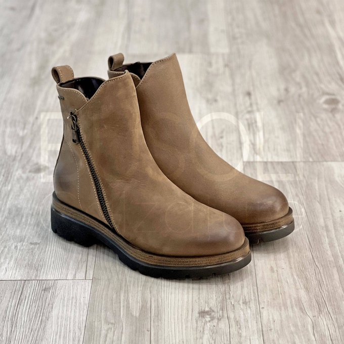 Biker in Pelle con zip