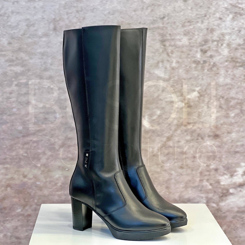 Stivale in Pelle con tacco