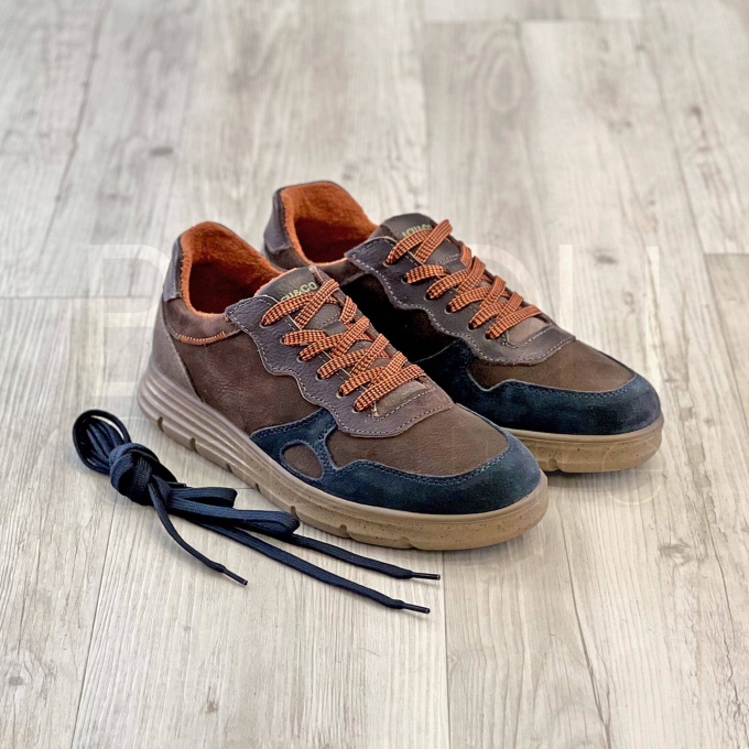 Sneaker in Nabuk