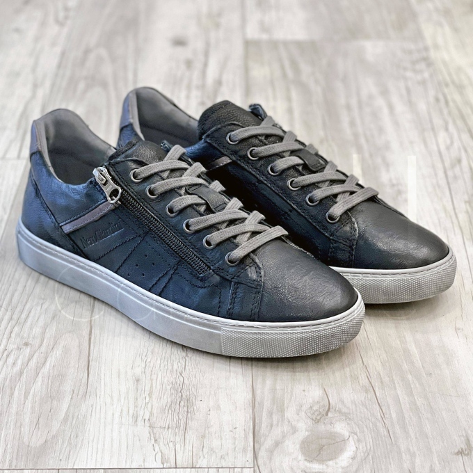 Sneaker Bassa in Pelle con Zip nero