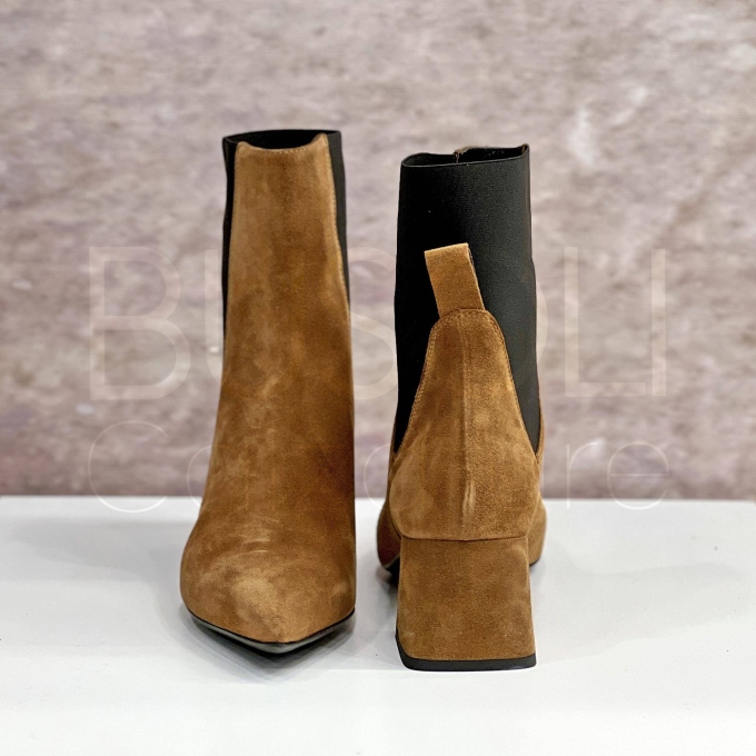 Stivaletto in Camoscio con tacco 4 cm