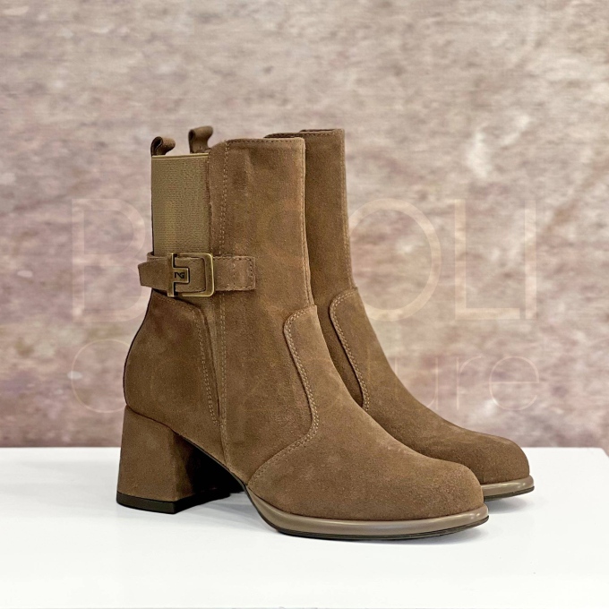 Stivaletto in Camoscio fibbia