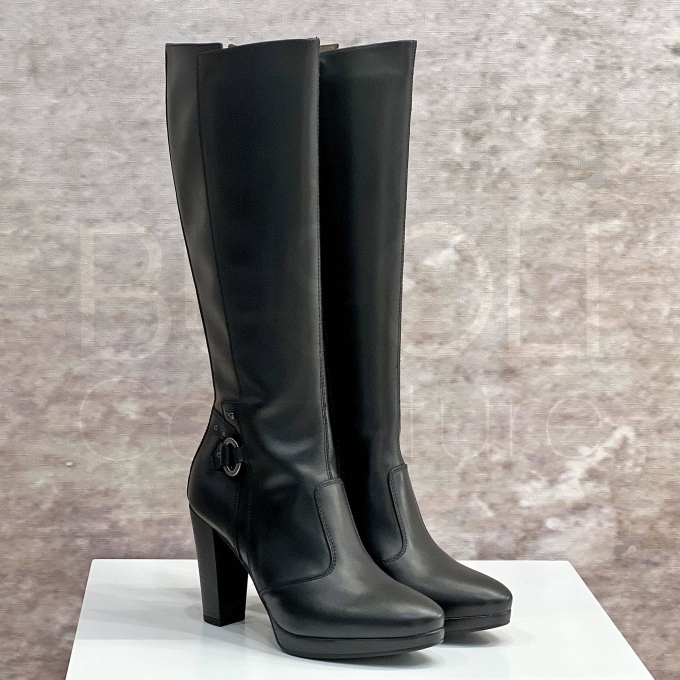 Stivale alto in Pelle nera con dettaglio metallico