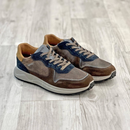 Sneaker in Camoscio