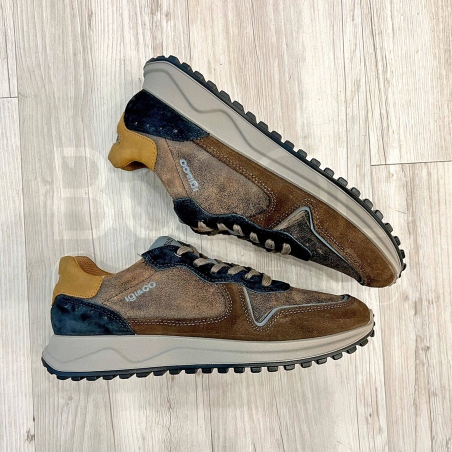 Sneaker in Camoscio