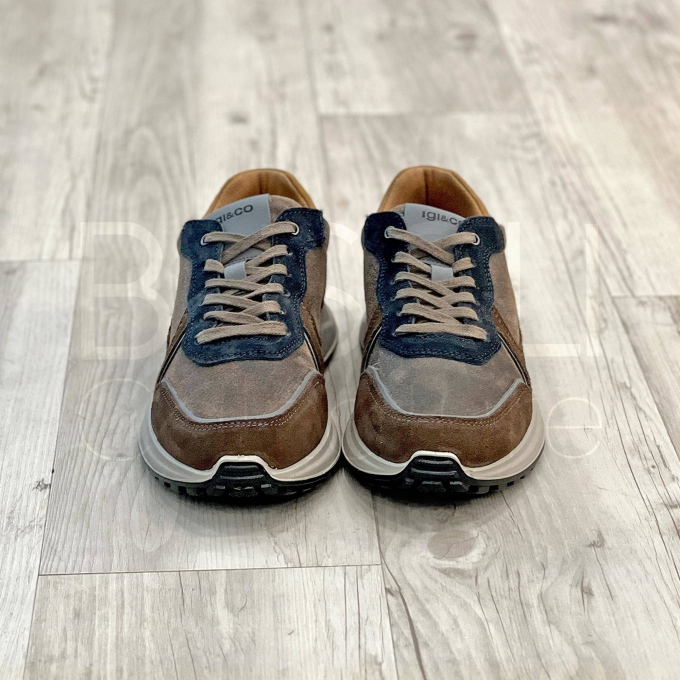 Sneaker in Camoscio