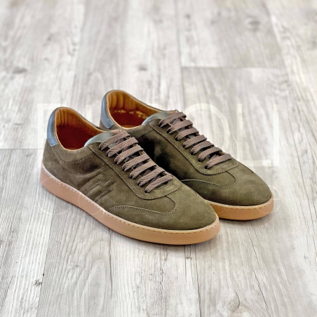 Sneaker in Camoscio