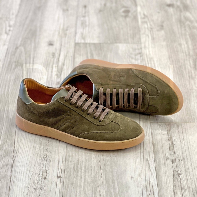 Sneaker in Camoscio