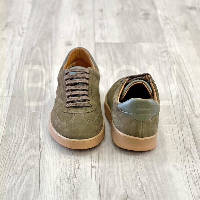 Sneaker in Camoscio