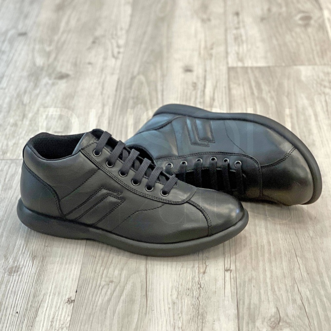 Sneaker in Pelle alta