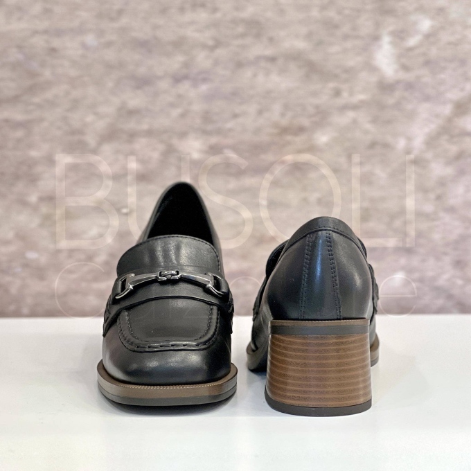 Mocassino con morsetto e tacco 5cm