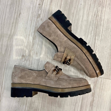 Mocassino in Camoscio con catena