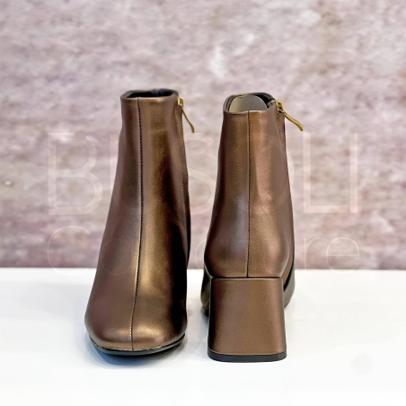Stivaletto laminato punta tonda