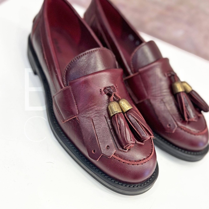 Mocassino in Pelle con frangia e nappine