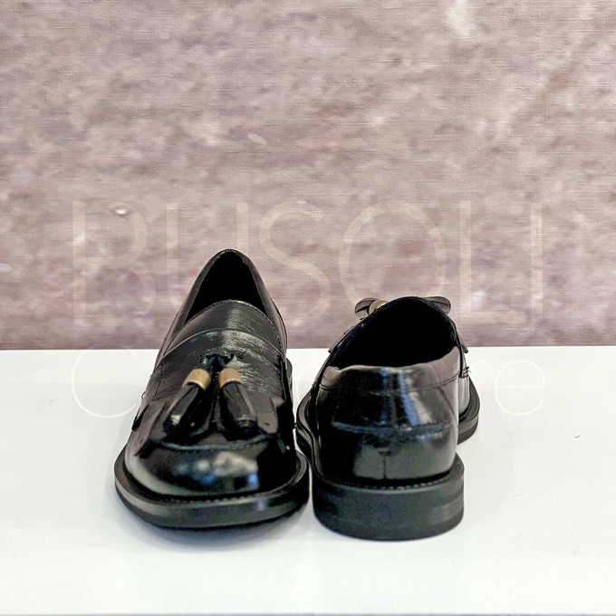 Mocassino in Pelle con frangia e nappine