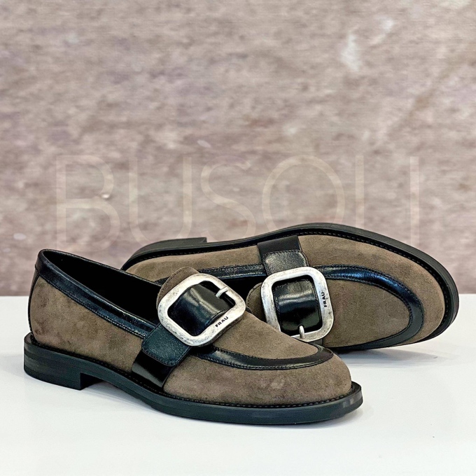 Mocassino in Camoscio maxi fibbia