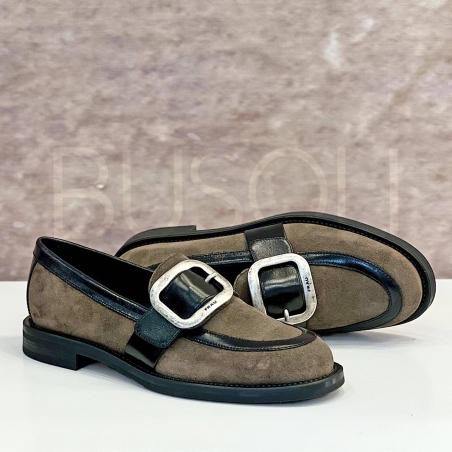 Mocassino in Camoscio maxi fibbia