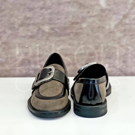 Mocassino in Camoscio maxi fibbia