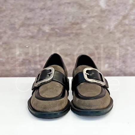 Mocassino in Camoscio maxi fibbia