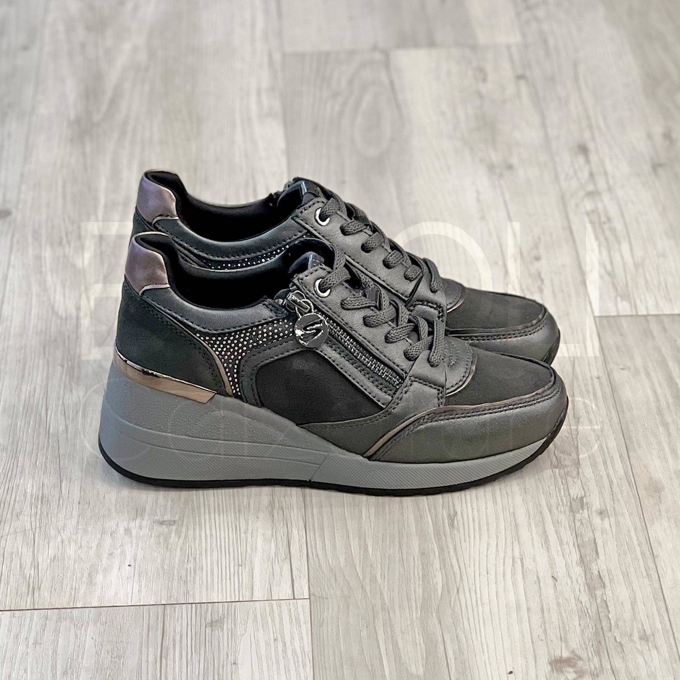 Sneaker Camoscio con zip e zeppa