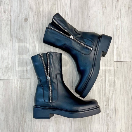 Biker in Pelle zip