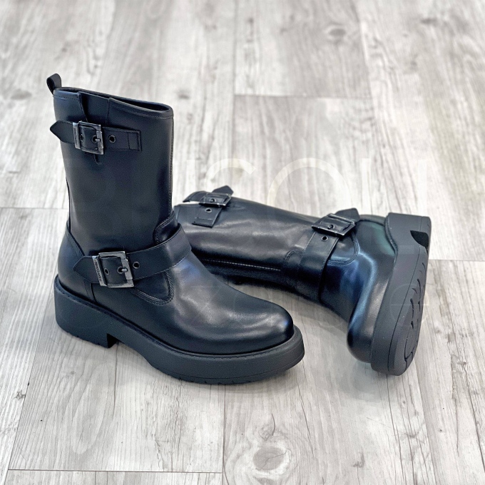 Biker in Pelle fibbie