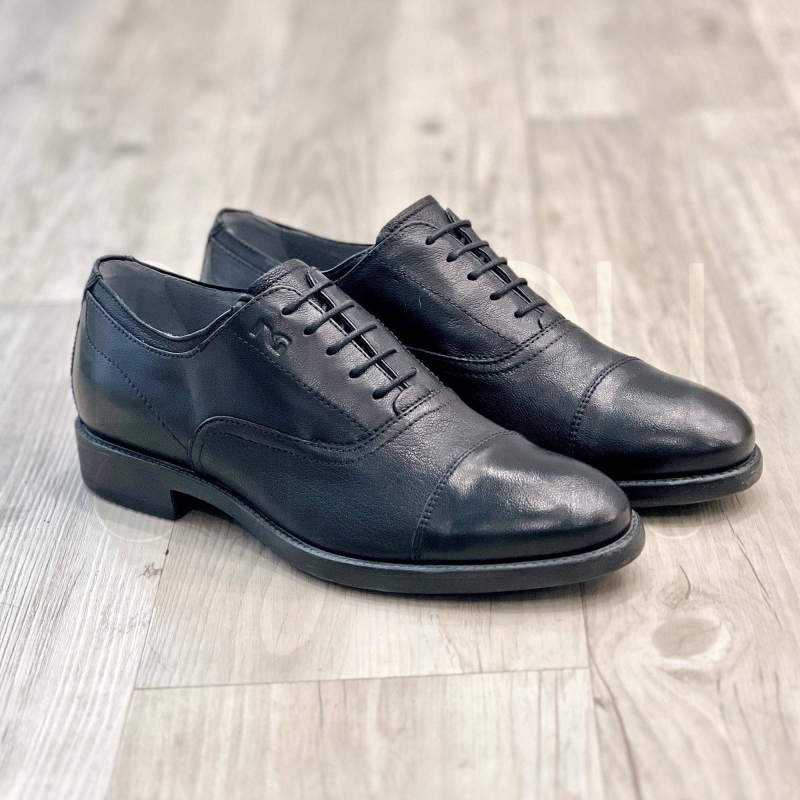 Allacciata in Pelle classica