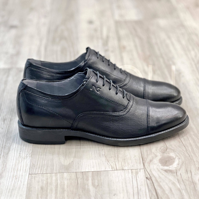 Allacciata in Pelle classica