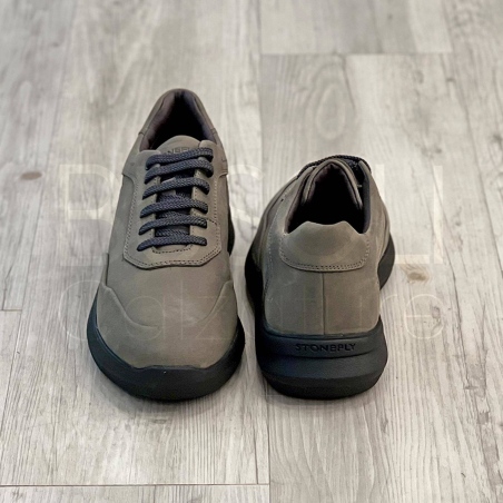 Sneaker Nabuk lacci