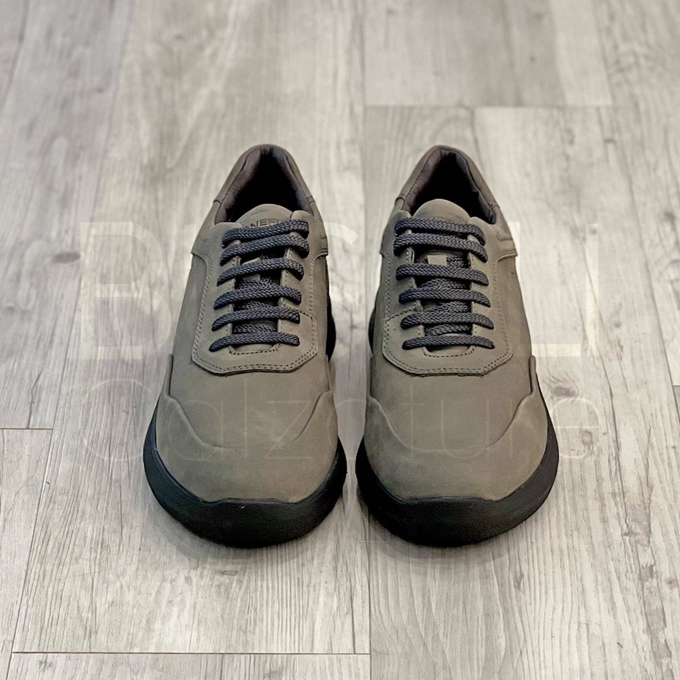 Sneaker Nabuk lacci
