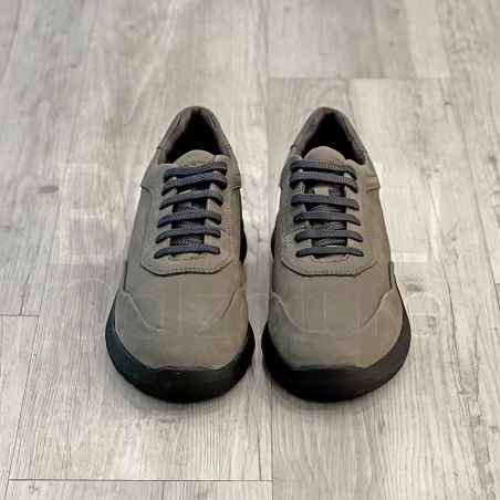 Sneaker Nabuk lacci