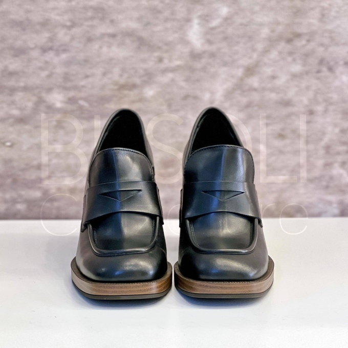 Mocassino in Pelle con traversina e tacco 3,5cm