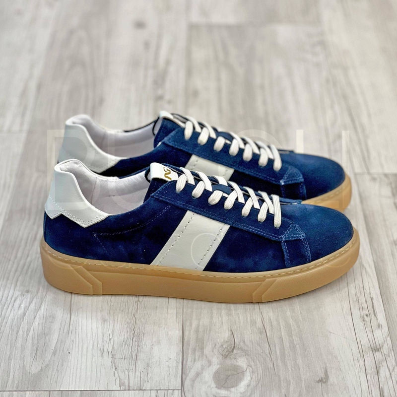 Sneaker in Camoscio