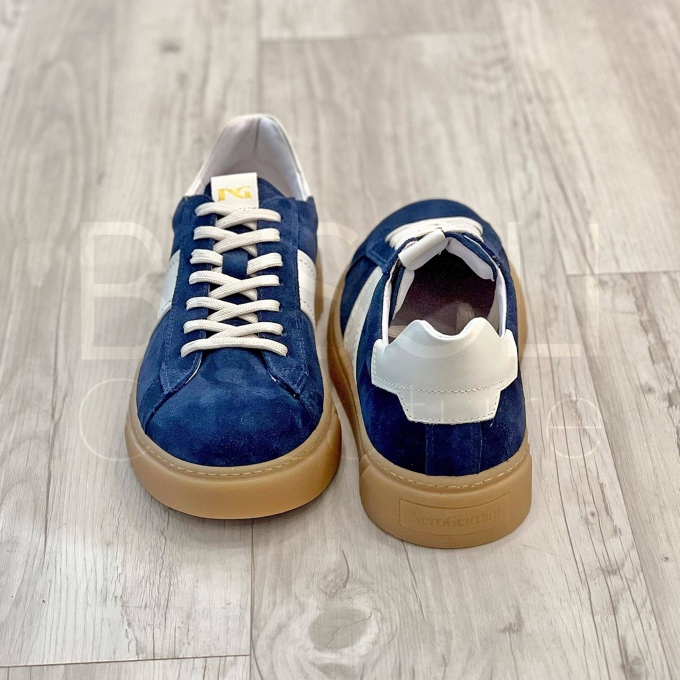 Sneaker in Camoscio
